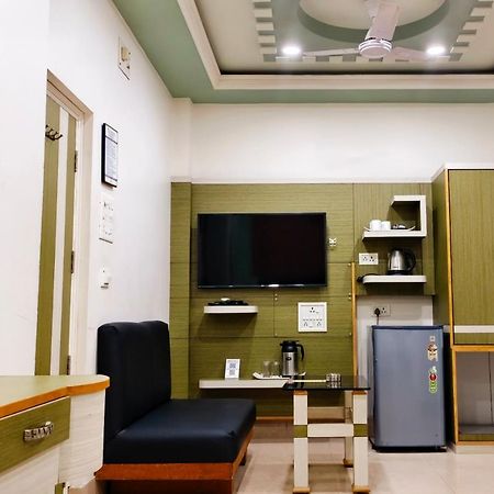 Hotel Samrat Baharampur 外观 照片