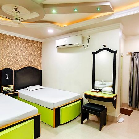 Hotel Samrat Baharampur 外观 照片