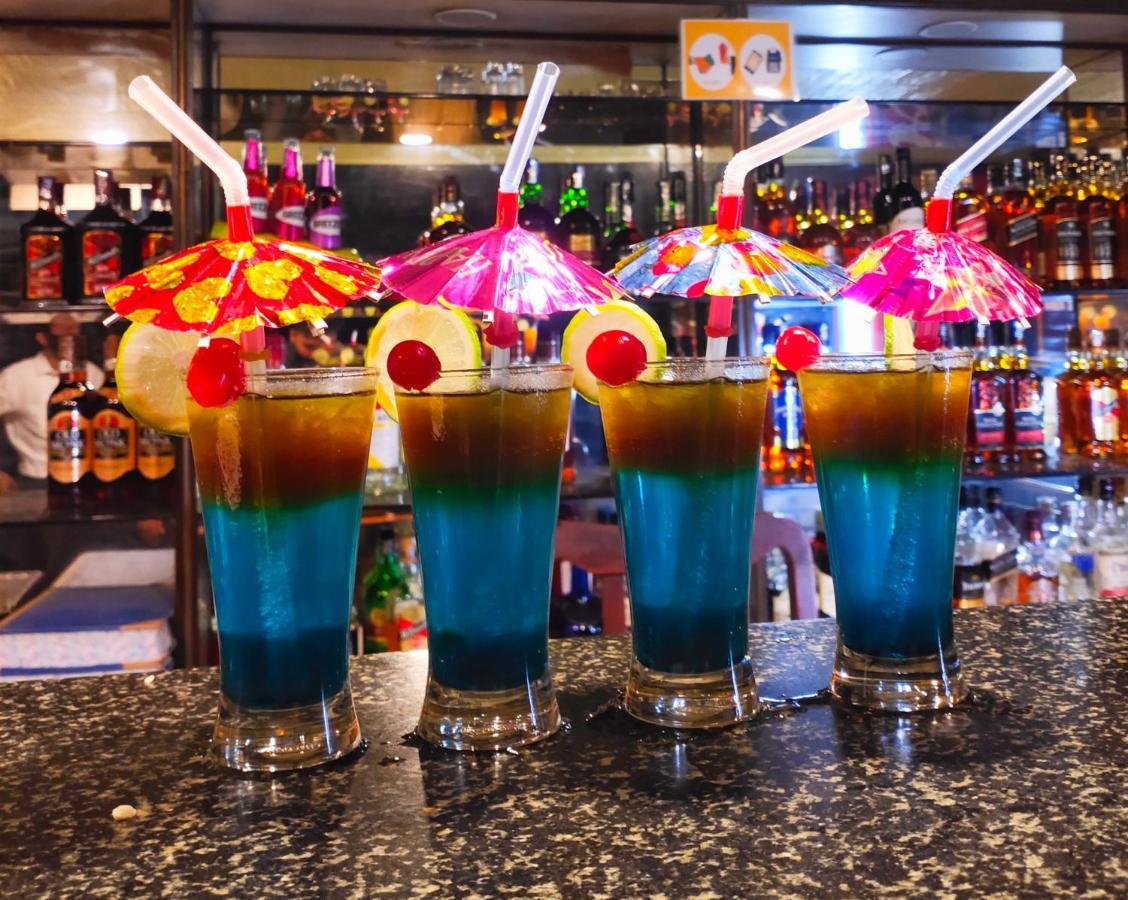 Hotel Samrat Baharampur 外观 照片