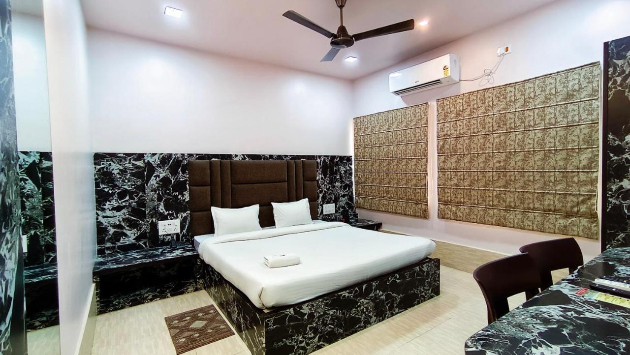 Hotel Samrat Baharampur 外观 照片