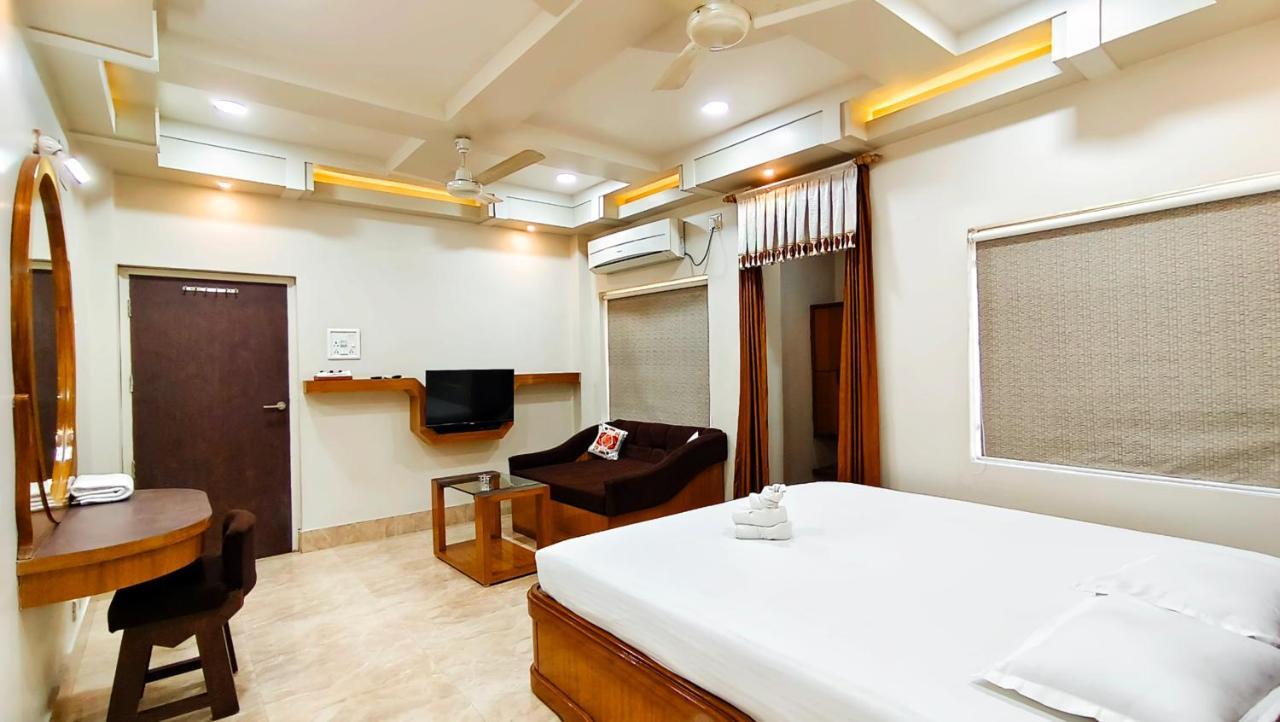 Hotel Samrat Baharampur 外观 照片