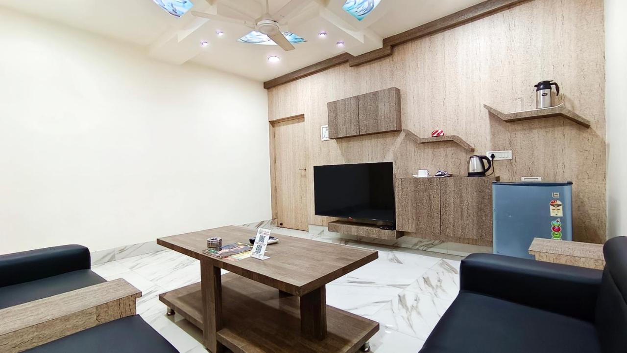 Hotel Samrat Baharampur 外观 照片