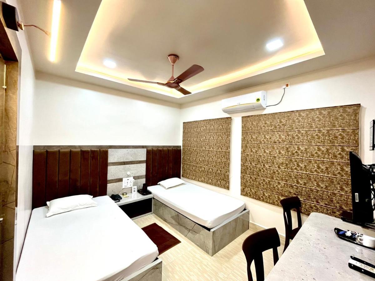 Hotel Samrat Baharampur 外观 照片