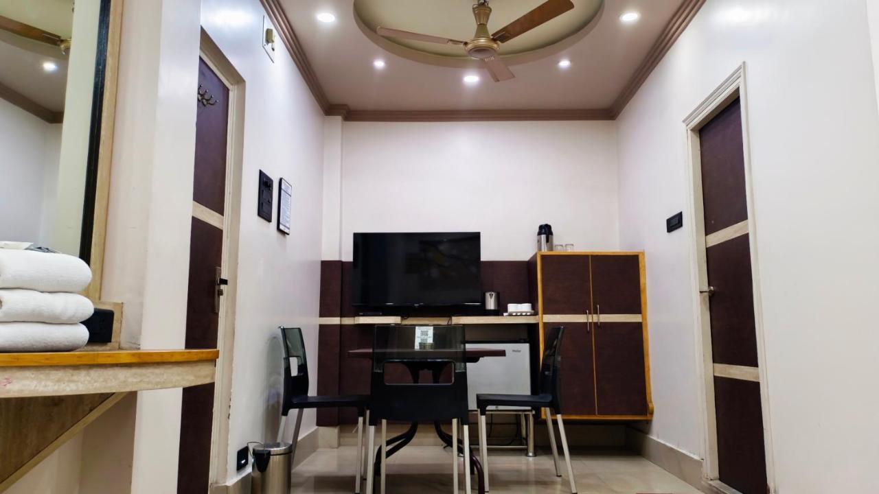 Hotel Samrat Baharampur 外观 照片