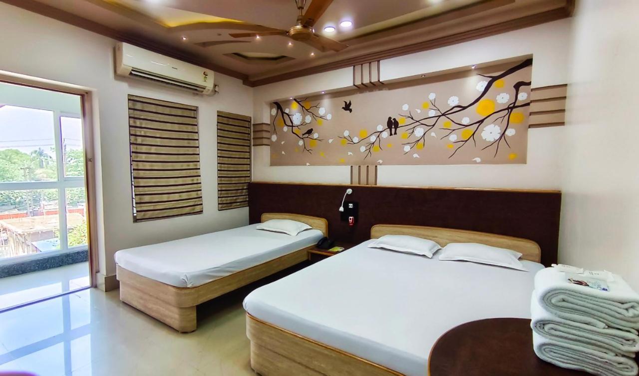 Hotel Samrat Baharampur 外观 照片