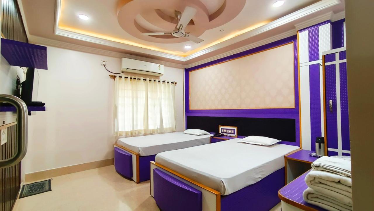 Hotel Samrat Baharampur 外观 照片