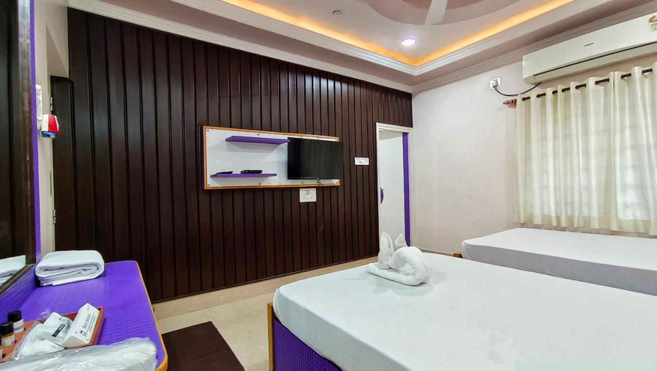 Hotel Samrat Baharampur 外观 照片