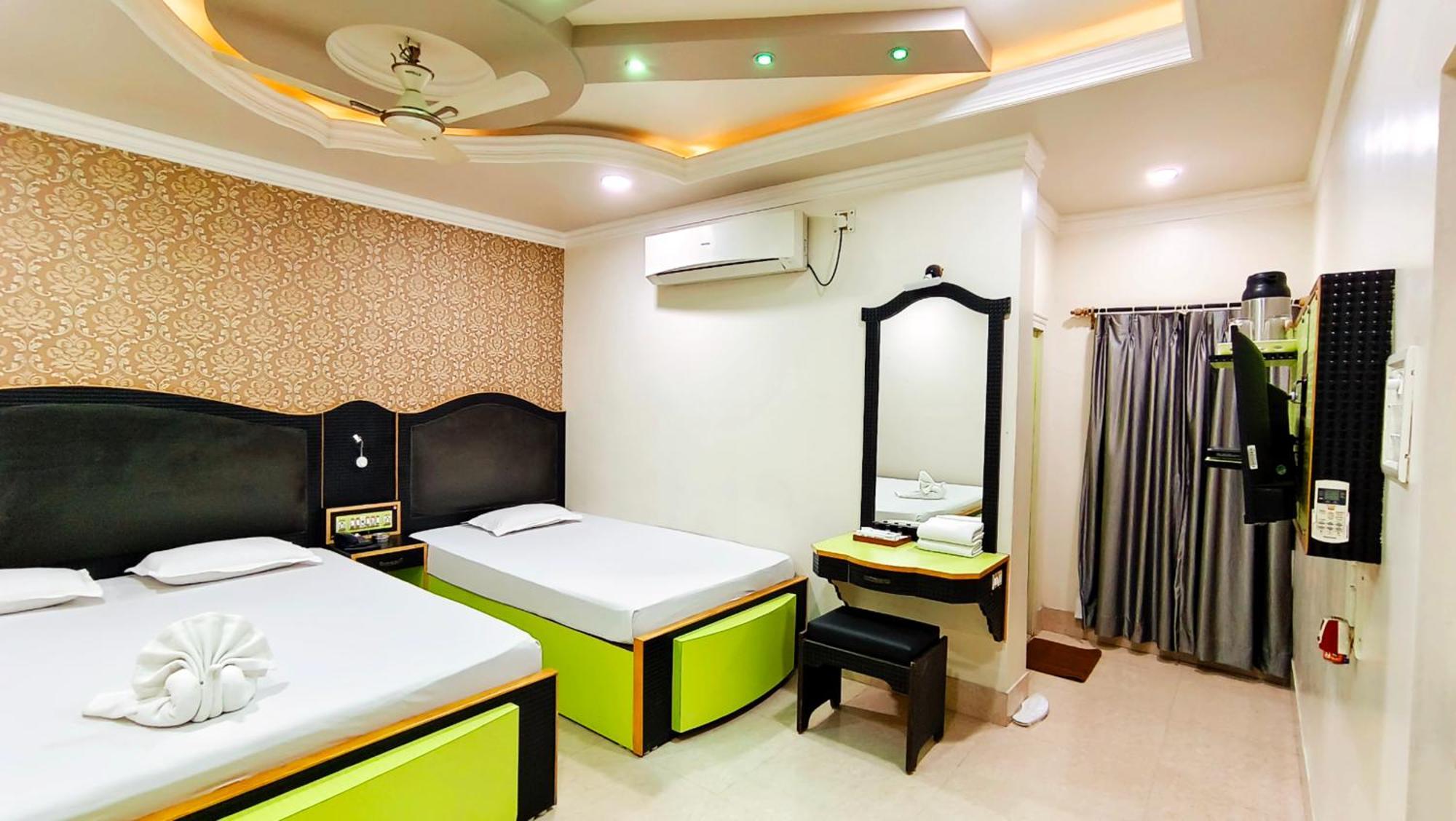 Hotel Samrat Baharampur 外观 照片