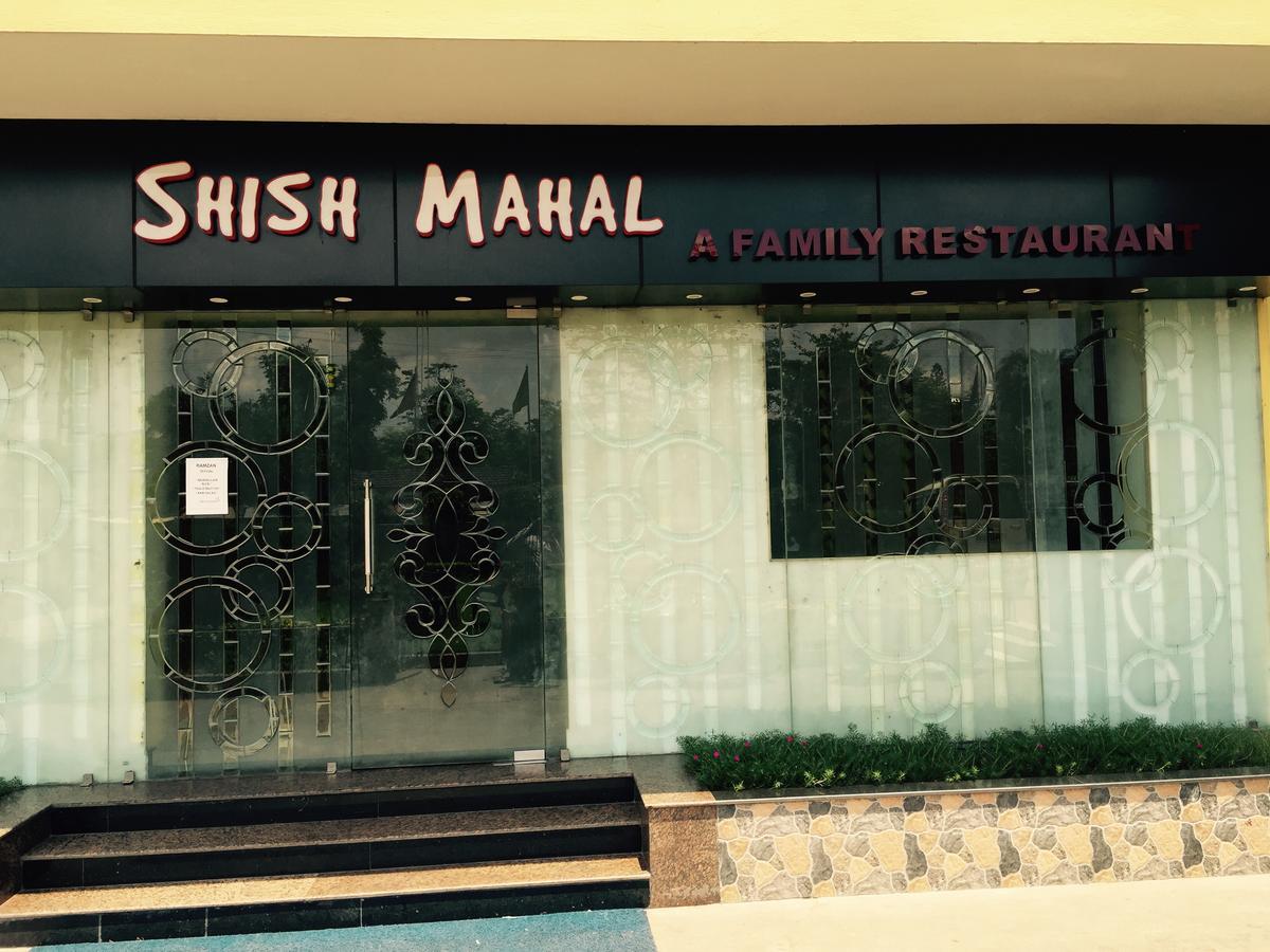 Hotel Samrat Baharampur 外观 照片